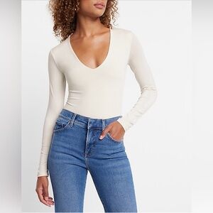 NWT Express BODY CONTOUR COMPRESSION V-NECK LONG SLEEVE BODYSUIT